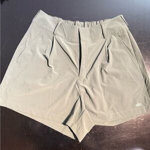 ALO Hugh Waist Status Trouser Shorts